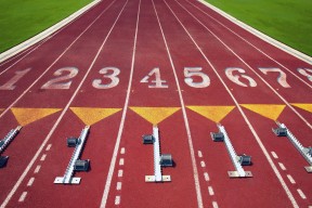 步行者翻盘勇士，常规赛巅峰对决中哈利伯顿锁死对手，步行者中锋哈里森