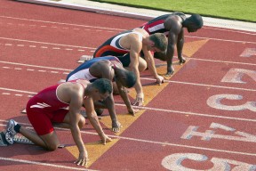 青少年足球助学计划落地，帮助贫困地区少年踢上梦想的足球，青少年足球政策文件
