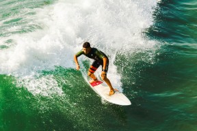 开云全站-冬奥最潮队伍！墨西哥全员“墨镜+球鞋”登场，墨西哥参加东京奥运会吗