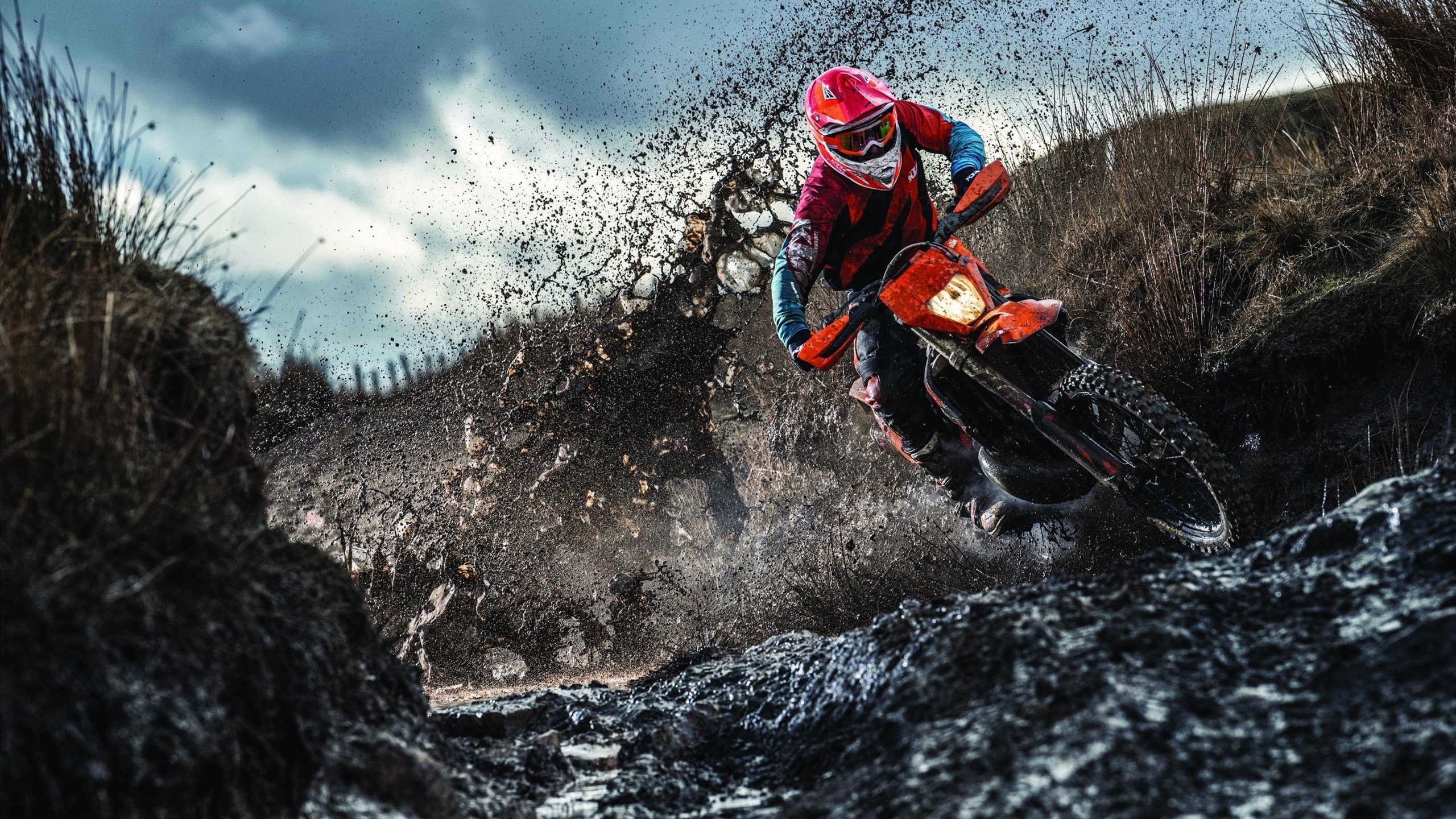 特色青训营地“高端+普及”双轨推进，行业发展不断扩展新空间，十大青训营